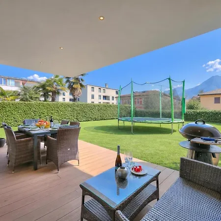 Rebecca Garden With Terrace In Paradiso - Happy Rentals * Lugano