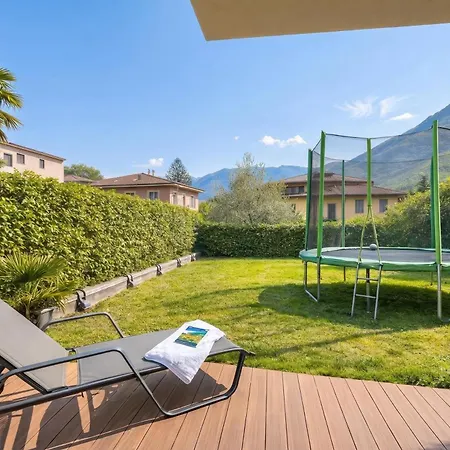 Rebecca Garden With Terrace In Paradiso - Happy Rentals