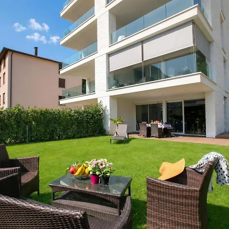 Apartment Rebecca Garden With Terrace In Paradiso - Happy Rentals *