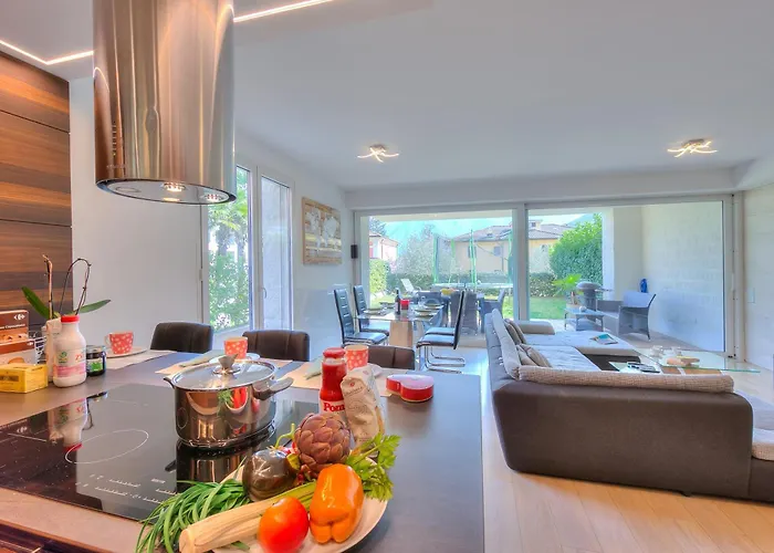 Rebecca Garden - Happy *