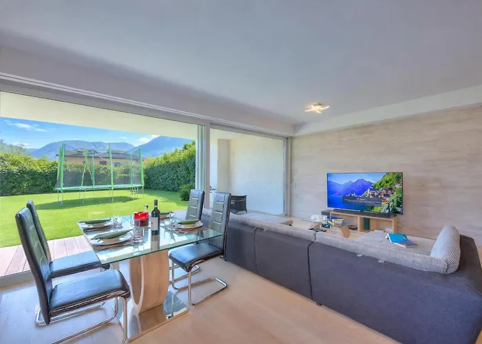 Rebecca Garden - Happy * Lugano