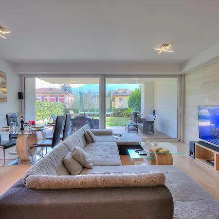 Rebecca Garden - Happy *