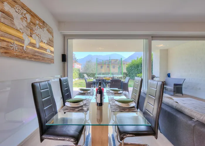 Rebecca Garden - Happy Lugano