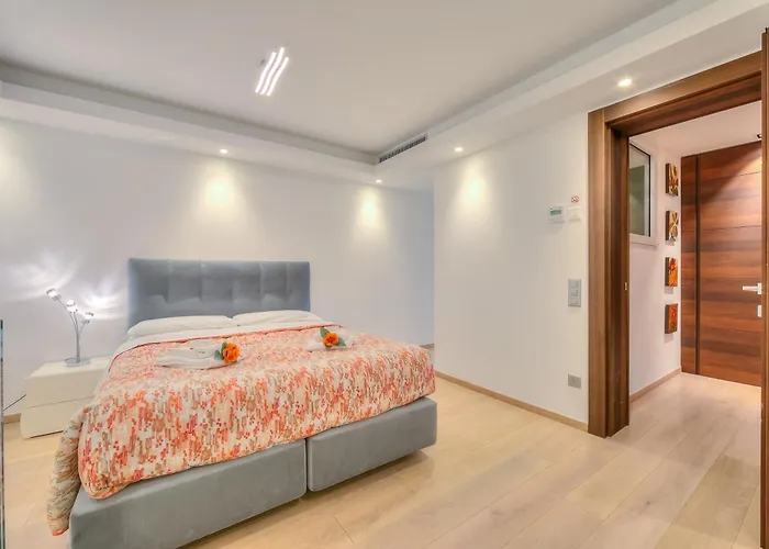 Rebecca Garden - Happy Lugano