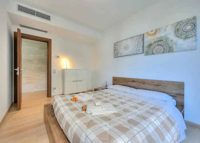 Rebecca Garden - Happy Lugano